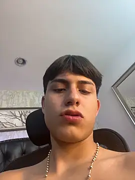 عرض كام Lander_Cruz