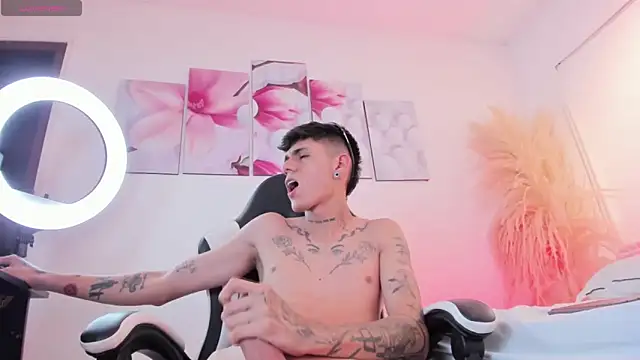 Онлайн чат XXX Tommy_valverde