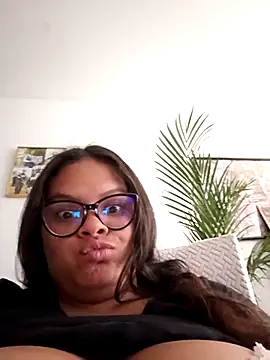 แชท XXX สดของ luluboobs9