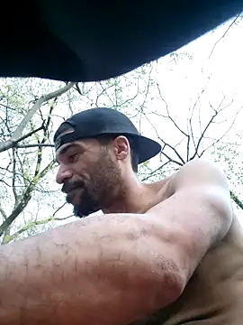 GuyInNY live XXX chat