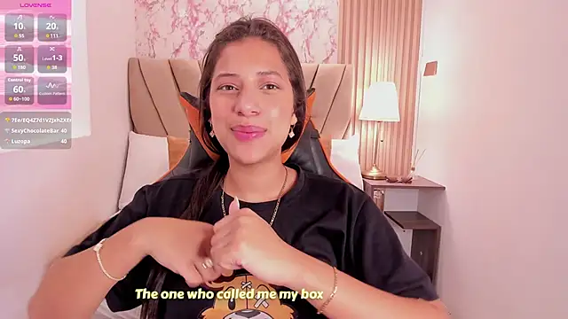 Chat XXX en directo de Atiena_