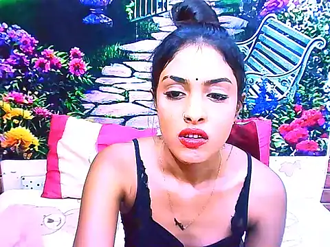 IndianPretty14u2Luv's Live XXX Chat