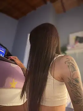 lauravasquez live XXX chat