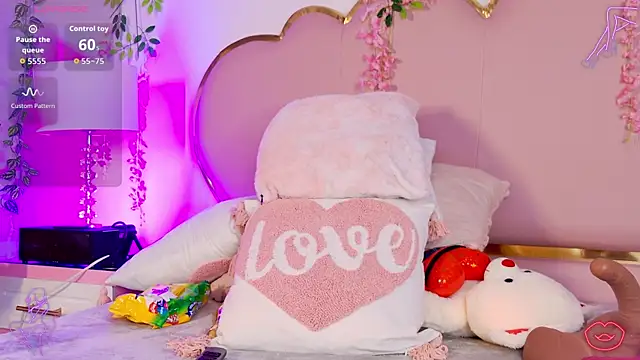 แชท XXX สดของ EmmaCrush