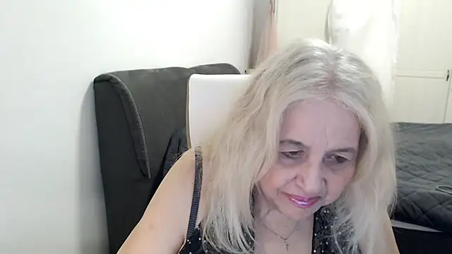 SusiLifeXXX live XXX chat