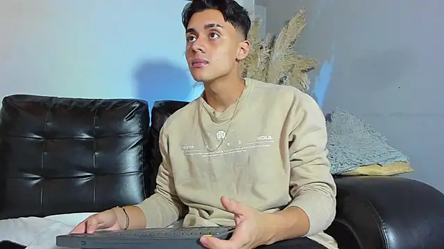 XXX chat uživo modela ZeusBrant