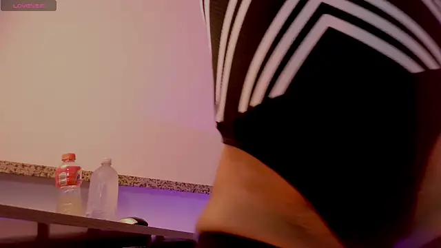 دردشة KeisySmith الجنسية المباشرة