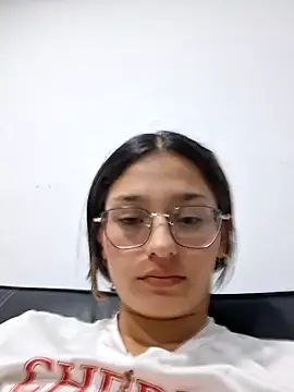 Ary-18 Live XXX-Chat