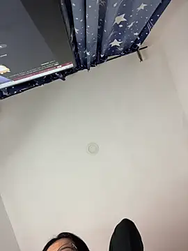 Devilsweet17 Adlı Modelin Canlı XXX Sohbeti