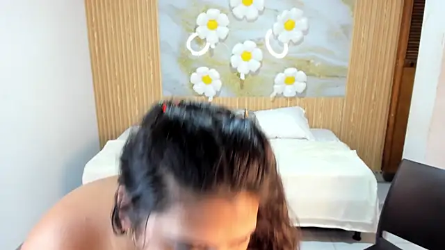 samy_19_ live XXX chat