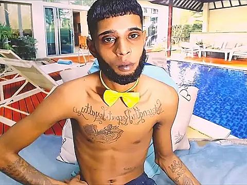 XXX chat uživo modela CharmingIndian1