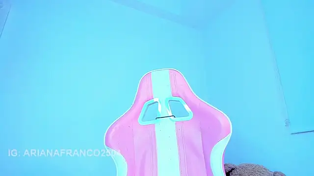 Ariana_f Adlı Modelin Web Kamerası Şovu