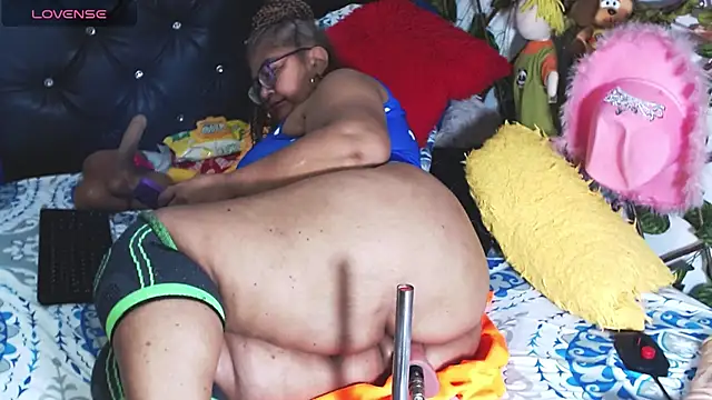 mature_beautiful Show in webcam