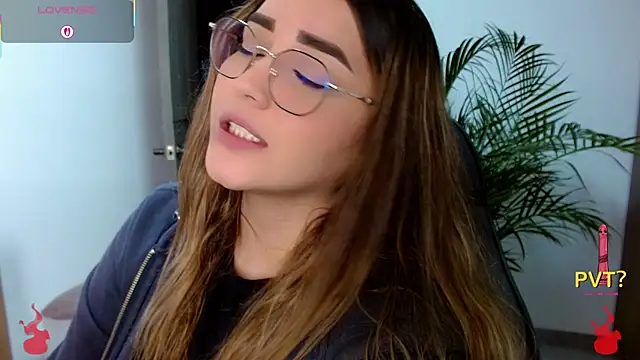 Chat XXX ao vivo de Lucia_star__