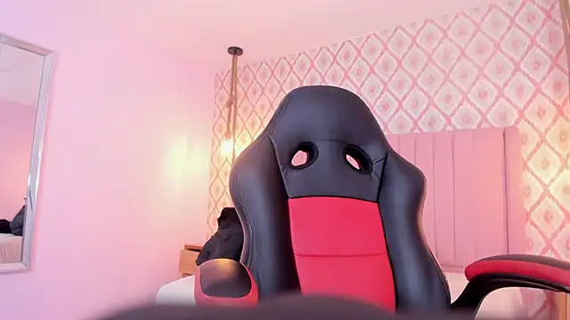 Chat +18 de TATILARSON2 ao vivo