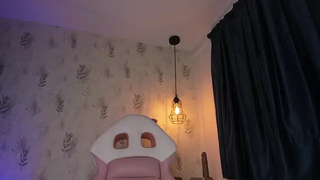 perla7777's Live XXX Chat