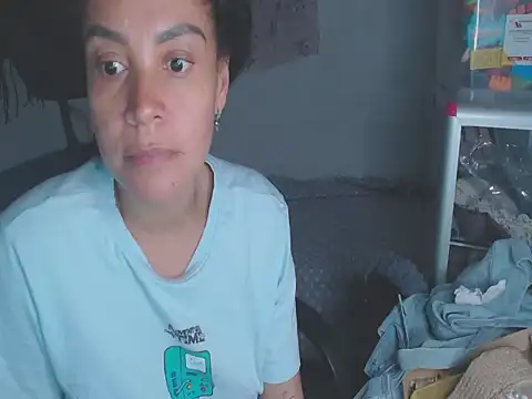 shayna_cute Adlı Modelin Canlı XXX Sohbeti