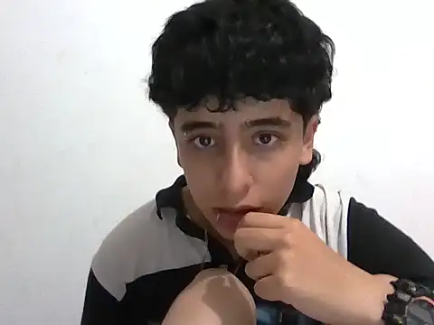 LatinHeatX22 Live XXX-Chat