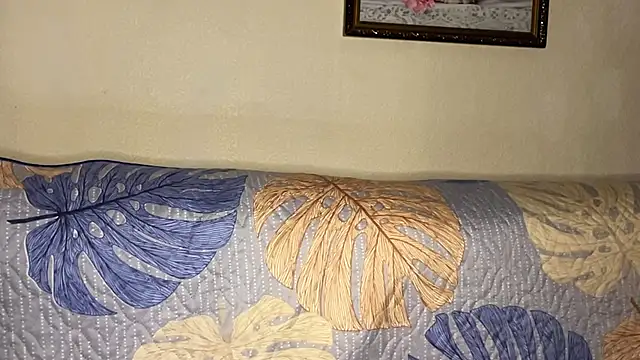 XXX chat uživo modela RenataBrought