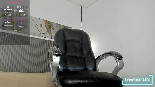 Dyla_n18's Webcam Show