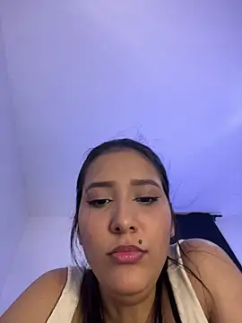 IsabellaJoness_のライブXXXチャット