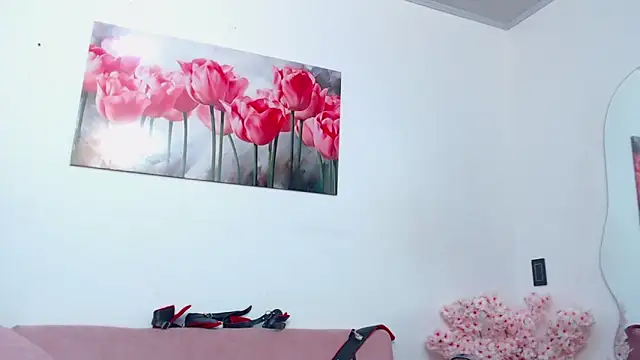 pinky_f00x Adlı Modelin Canlı XXX Sohbeti