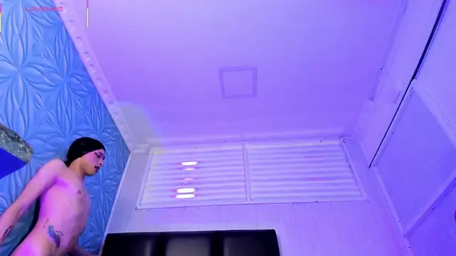 Milk_max_18 Show in webcam