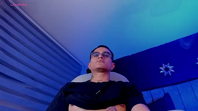 Czat XXX na żywo – LiamDeep