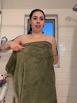 daniella_monroe Show in webcam