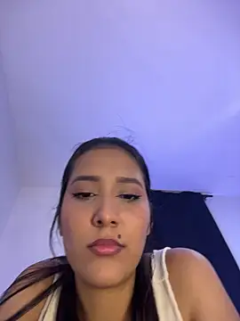 IsabellaJoness_のライブXXXチャット