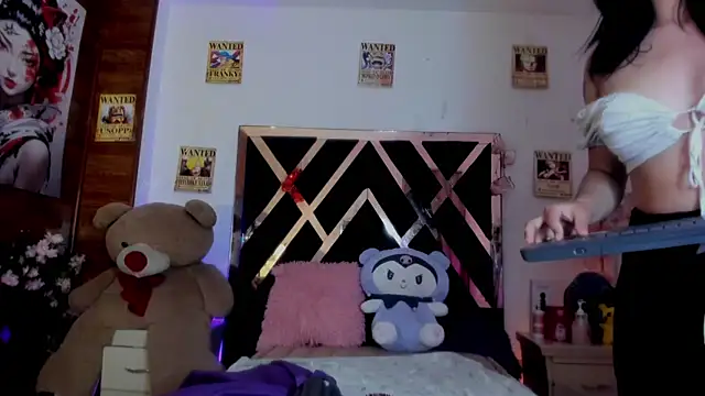 petite_coral Adlı Modelin Canlı XXX Sohbeti