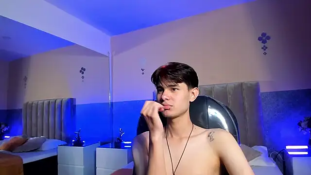 Derek_Sinn – Live XXX-chat