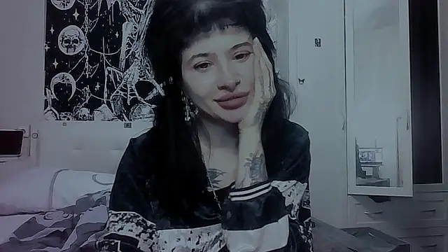 دردشة AllisonDeetz الجنسية المباشرة