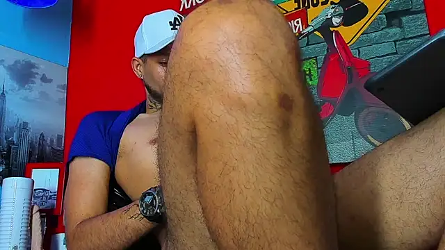 Show modela Daniel_huge22 na web-kameri