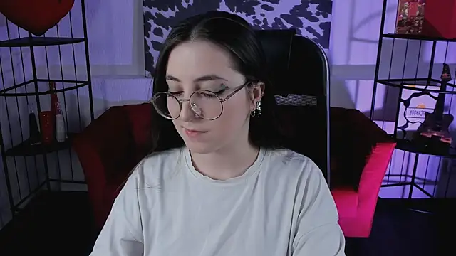 VirtuallVoyantのライブXXXチャット