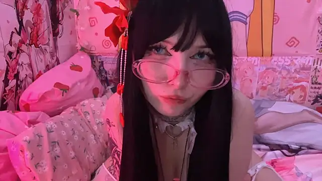 ToxiraLuneX: вебкам-шоу