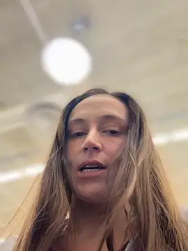 Chat +18 de lunagirl13 ao vivo