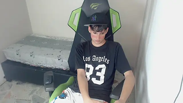 Pablito_junior Adlı Modelin Canlı XXX Sohbeti