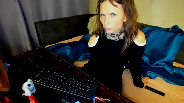 Elizabe_th: онлайн-секс-чат