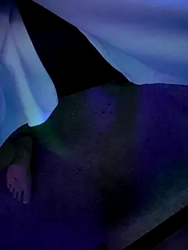 Pokazy przed kamerką – chronic_vibez