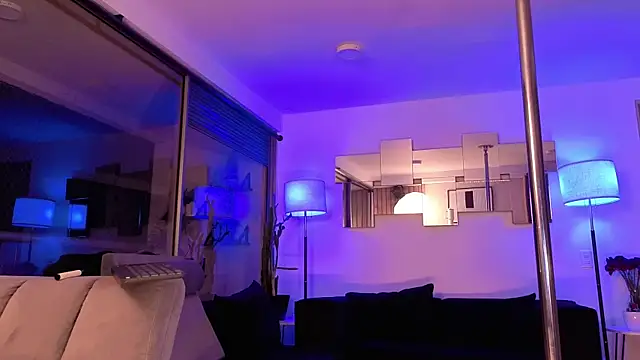 mandi4pole_ live XXX chat