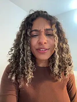 XXX chat uživo modela Belkaj