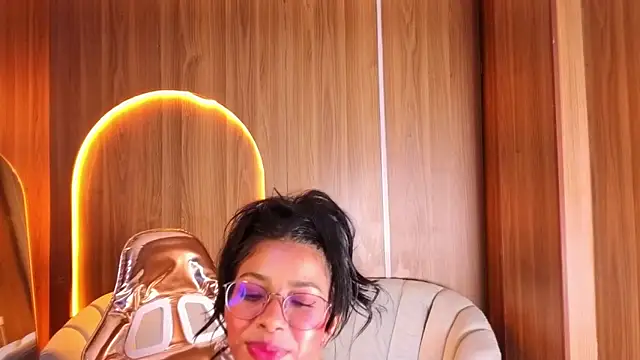 Alina_b_のライブXXXチャット