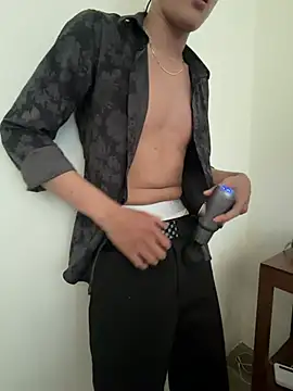 boyhigh1997 即時 XXX 聊天