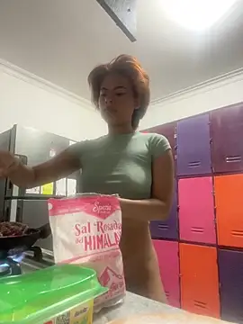 Eva_Feller69 Adlı Modelin Canlı XXX Sohbeti