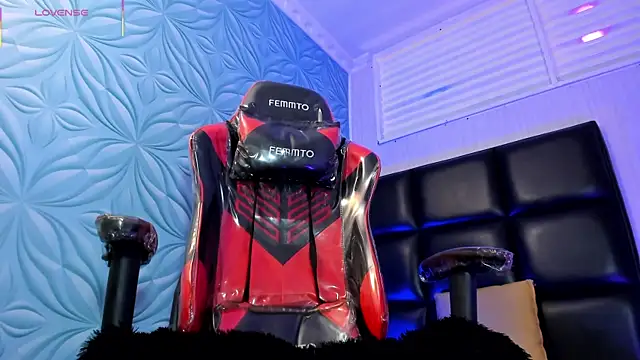 Milk_max_18 webcam show