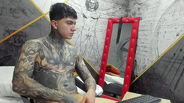 Gury_tattoo Adlı Modelin Canlı XXX Sohbeti
