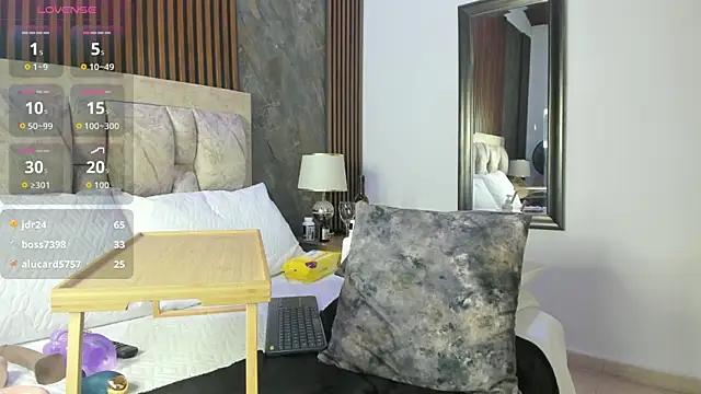 linda_cabal's Webcam Show