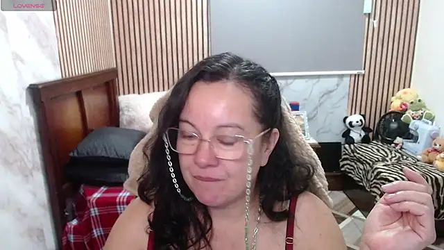 Chat +18 de Sonialorens_ ao vivo