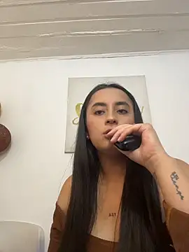 Antonella_Julieta: διαδικτυακό σόου στην κάμερα